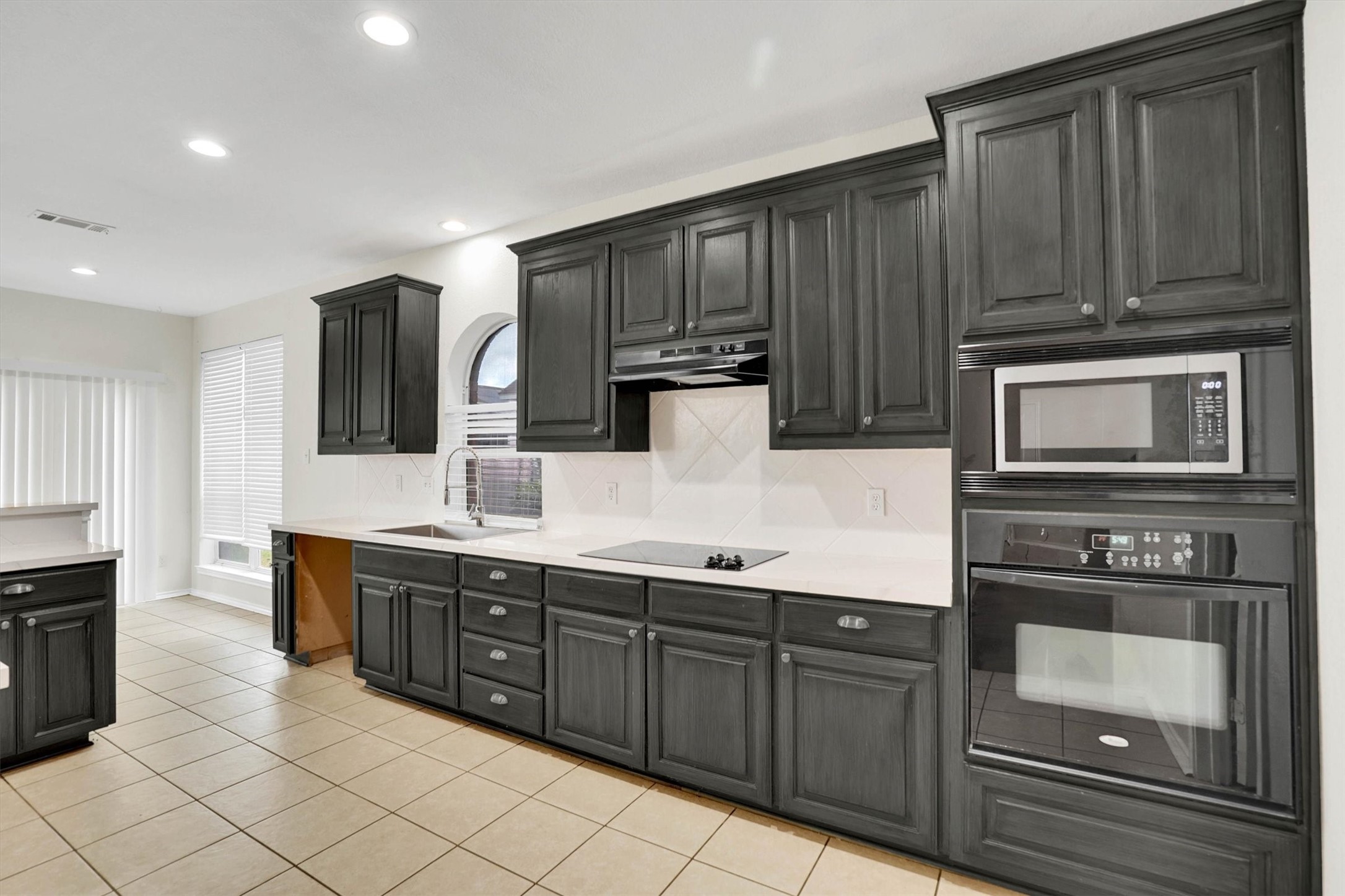 1107 Eastbrook Drive Glenn Heights TX 75154