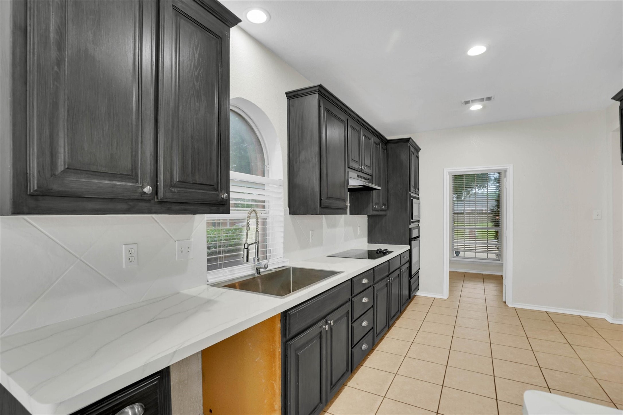 1107 Eastbrook Drive Glenn Heights TX 75154