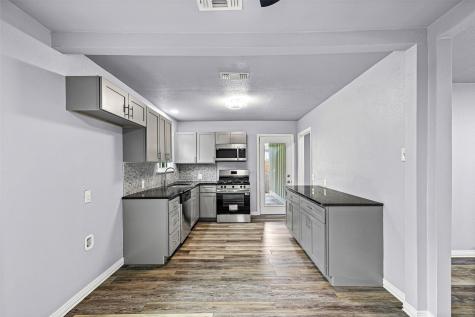 203 S Lancaster Street Granbury TX 76048