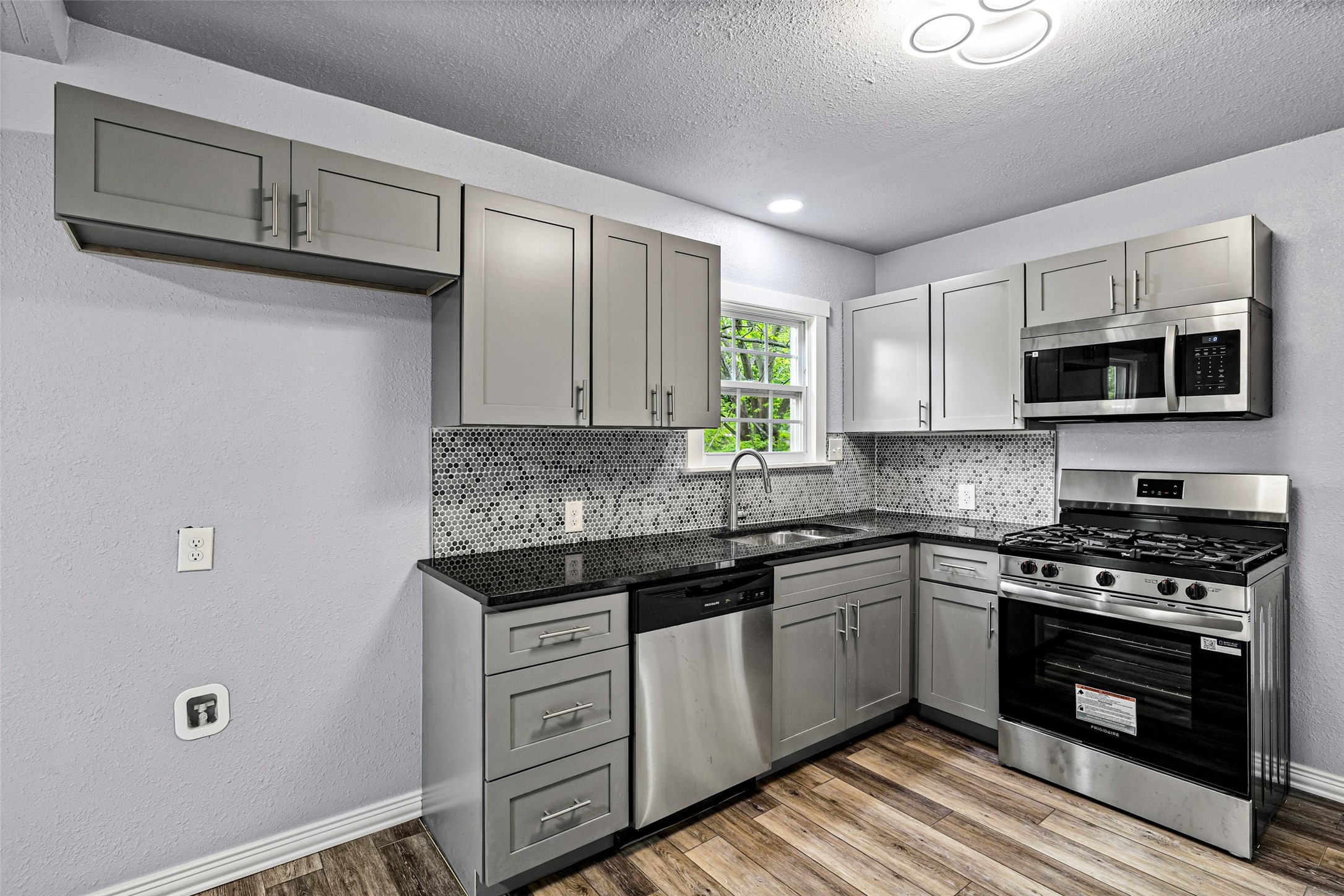 203 S Lancaster Street Granbury TX 76048