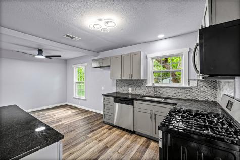 203 S Lancaster Street Granbury TX 76048