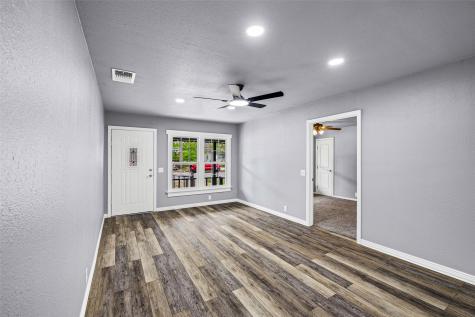 203 S Lancaster Street Granbury TX 76048