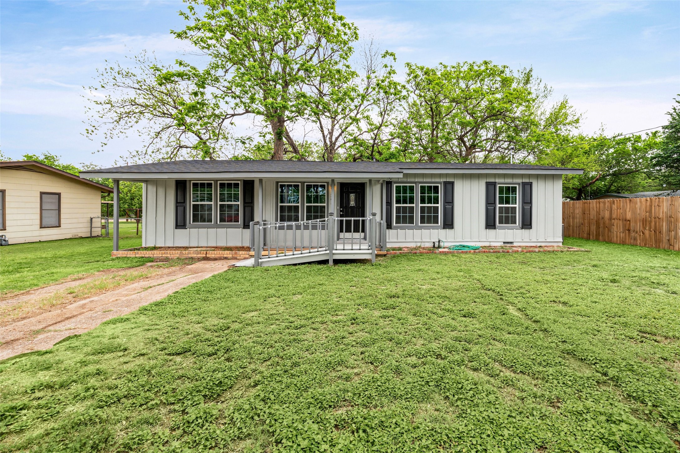203 S Lancaster Street Granbury TX 76048