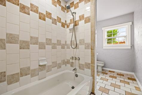 203 S Lancaster Street Granbury TX 76048