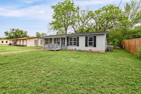 203 S Lancaster Street Granbury TX 76048