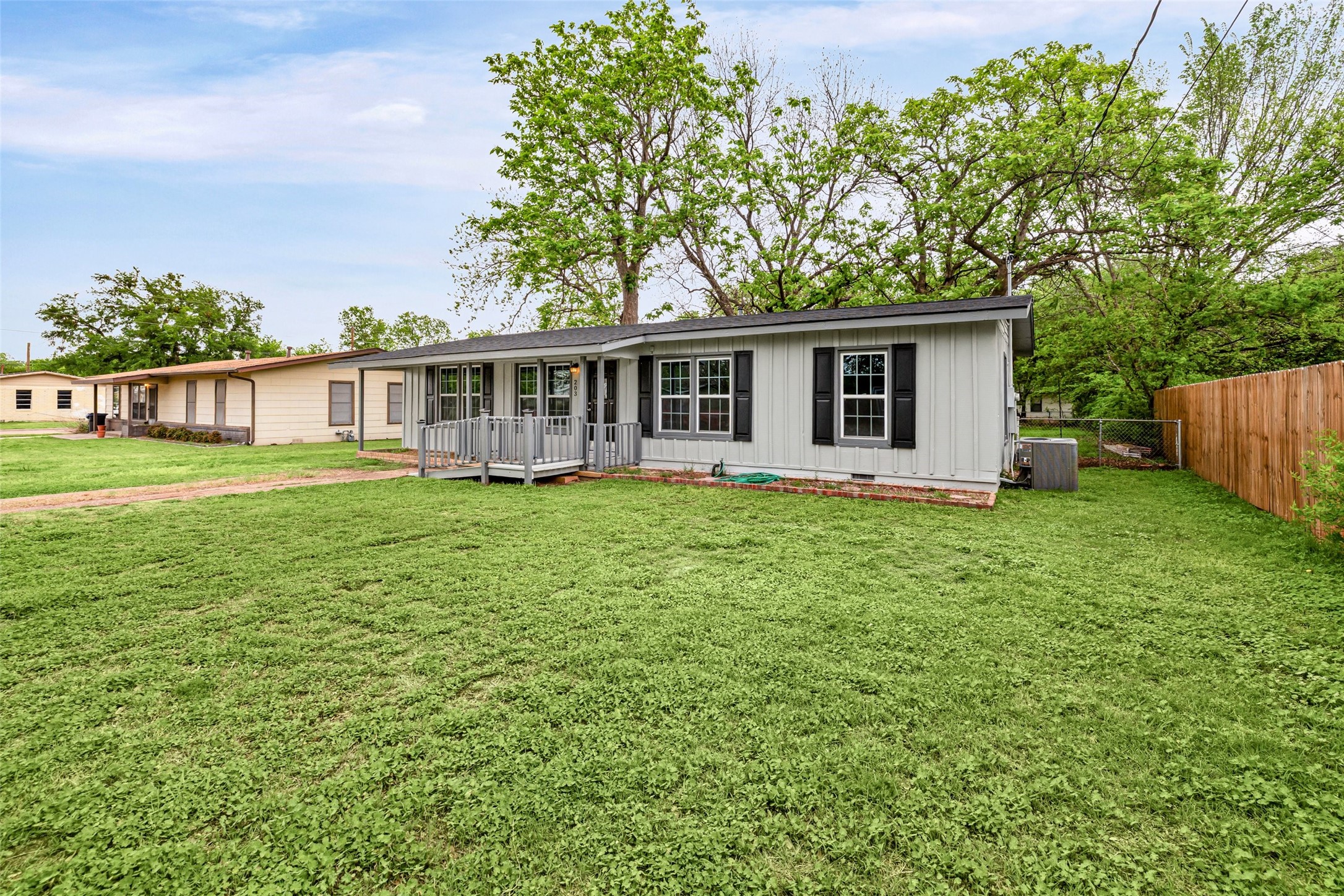 203 S Lancaster Street Granbury TX 76048