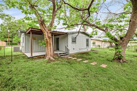 203 S Lancaster Street Granbury TX 76048