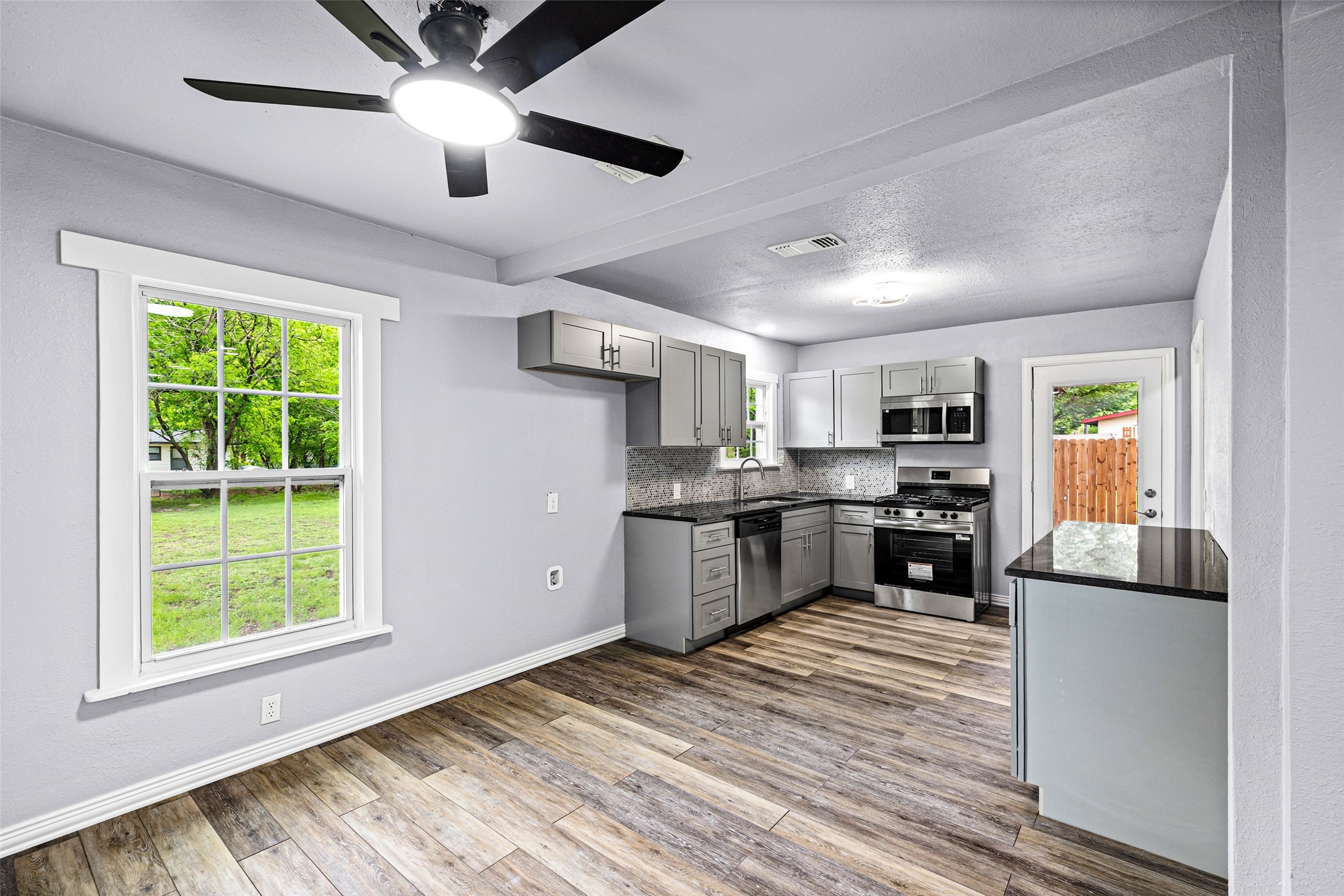 203 S Lancaster Street Granbury TX 76048