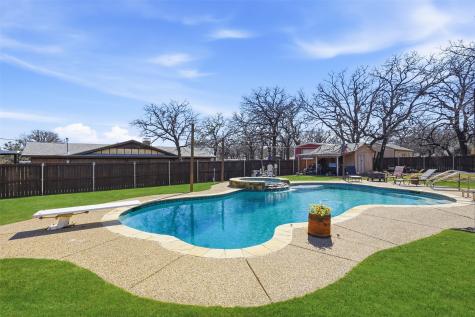 5205 N Highland Drive Granbury TX 76049