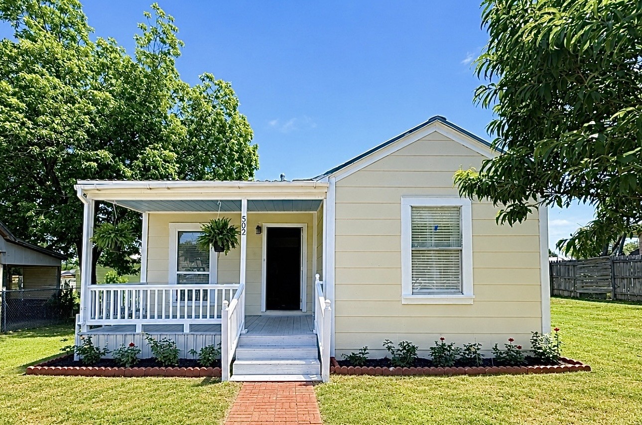 502 W Paine Avenue Comanche TX 76442