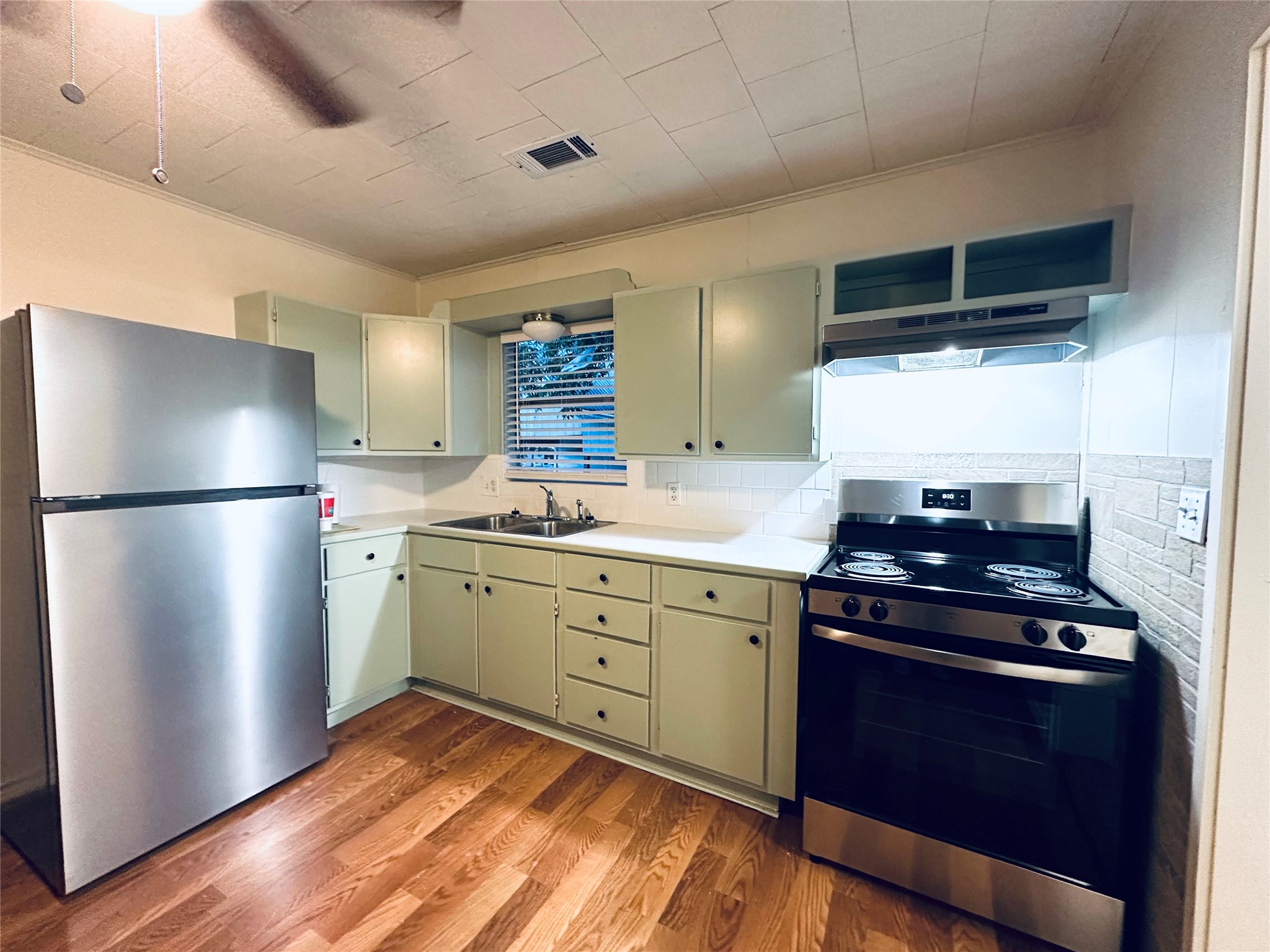 502 W Paine Avenue Comanche TX 76442