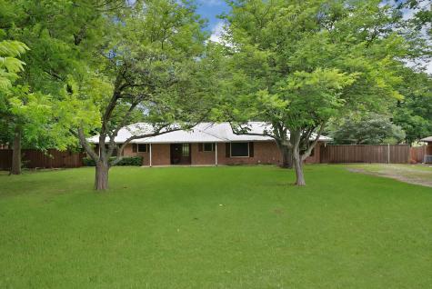 4270 Sir Lancelot Circle Midlothian TX 76065