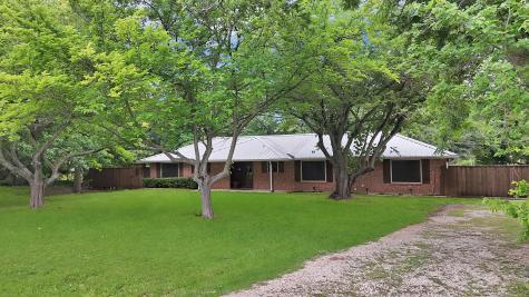 4270 Sir Lancelot Circle Midlothian TX 76065