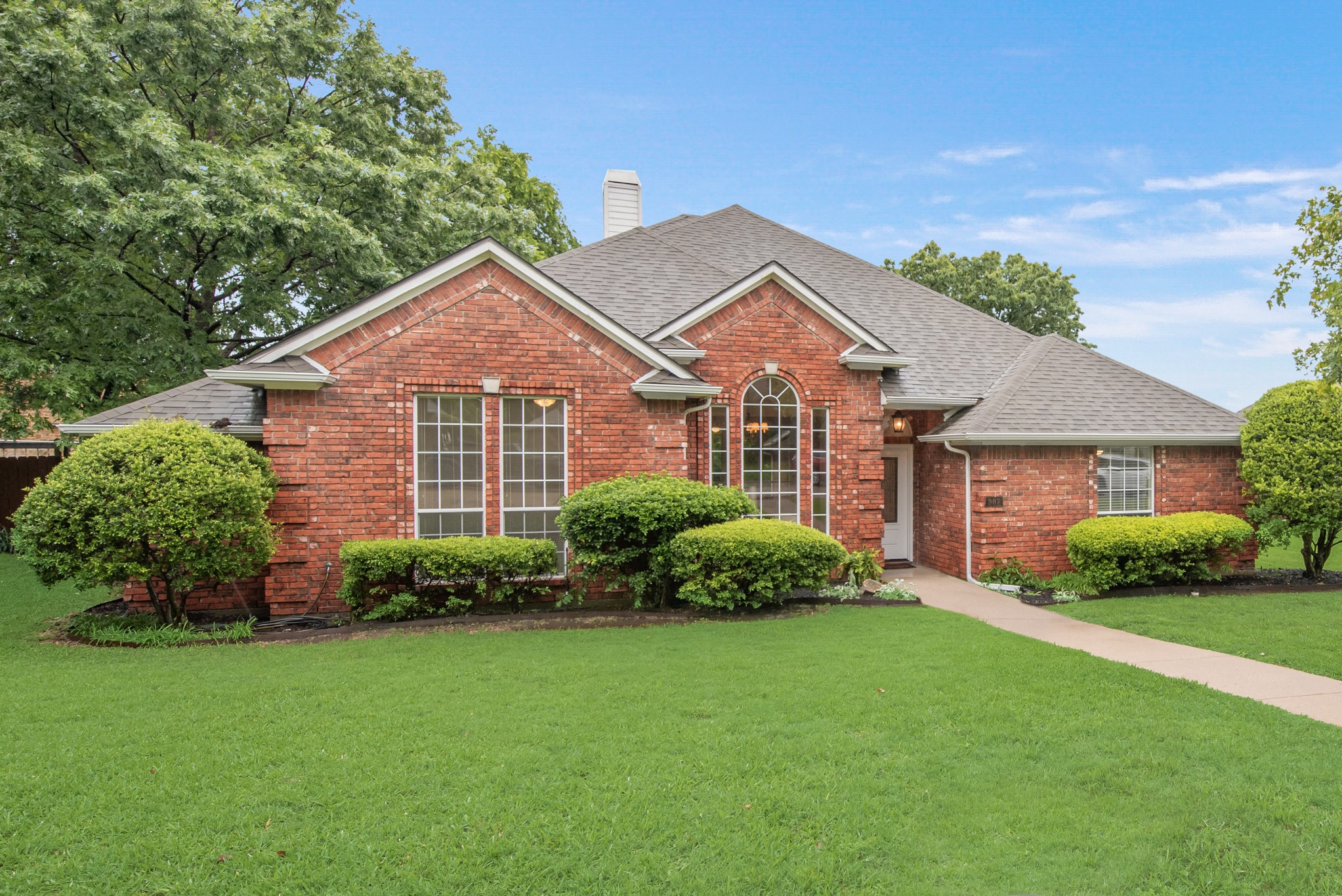 907 Sunpoint Circle Rockwall TX 75087