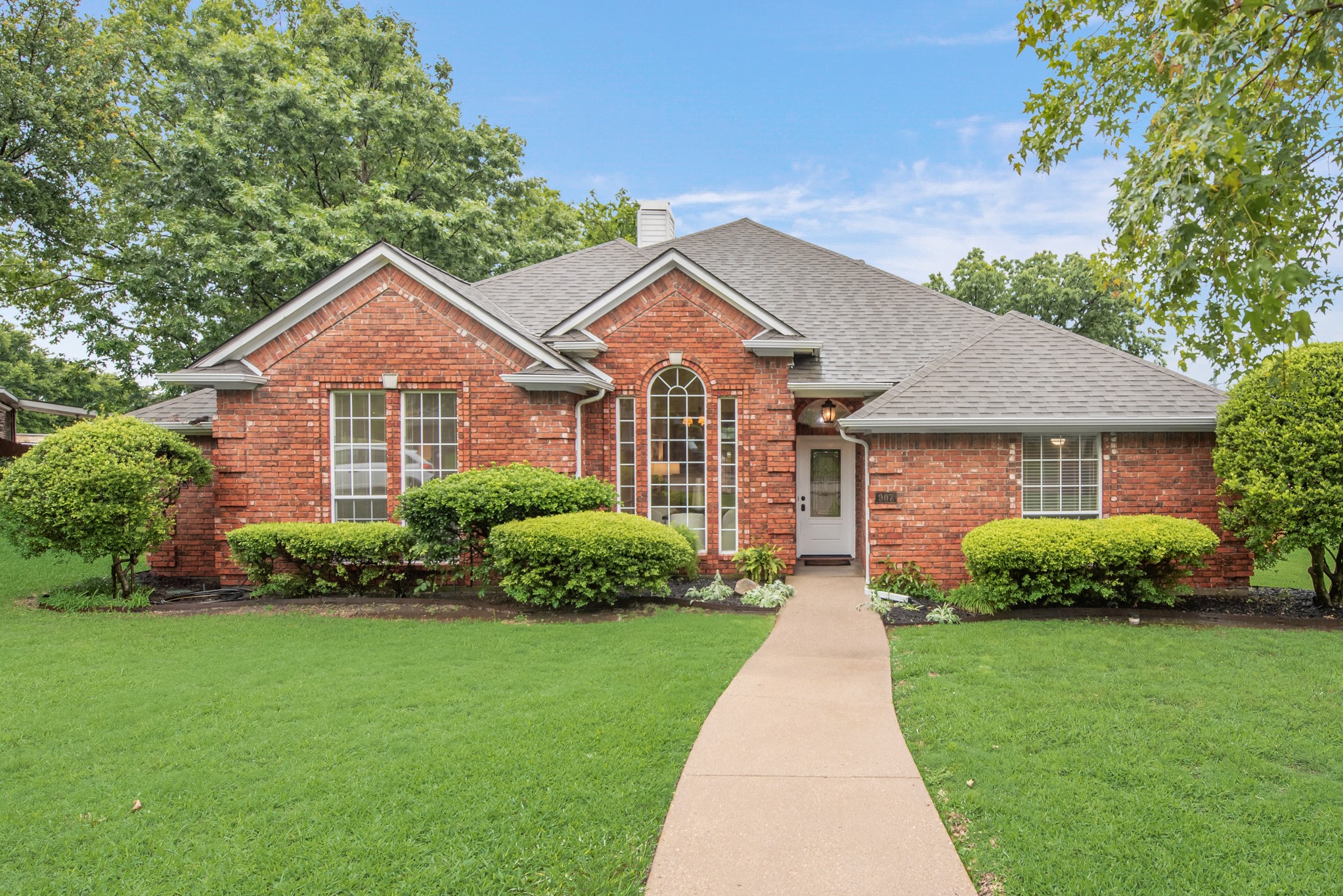 907 Sunpoint Circle Rockwall TX 75087