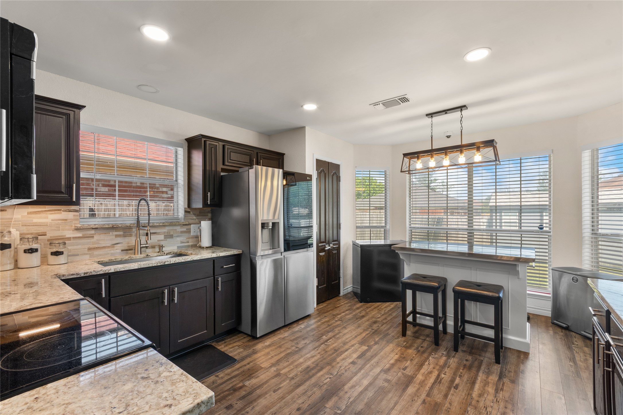 2106 Hickory Wood Trail Arlington TX 76018