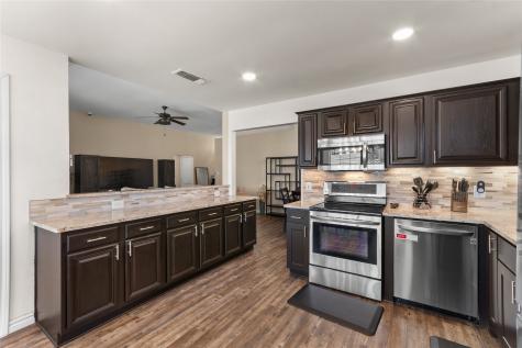 2106 Hickory Wood Trail Arlington TX 76018