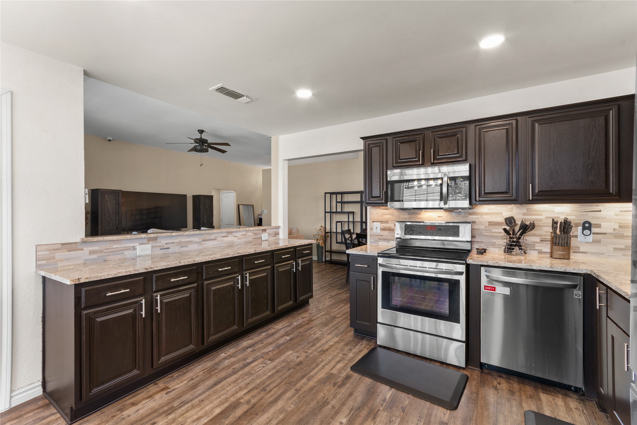 2106 Hickory Wood Trail Arlington TX 76018