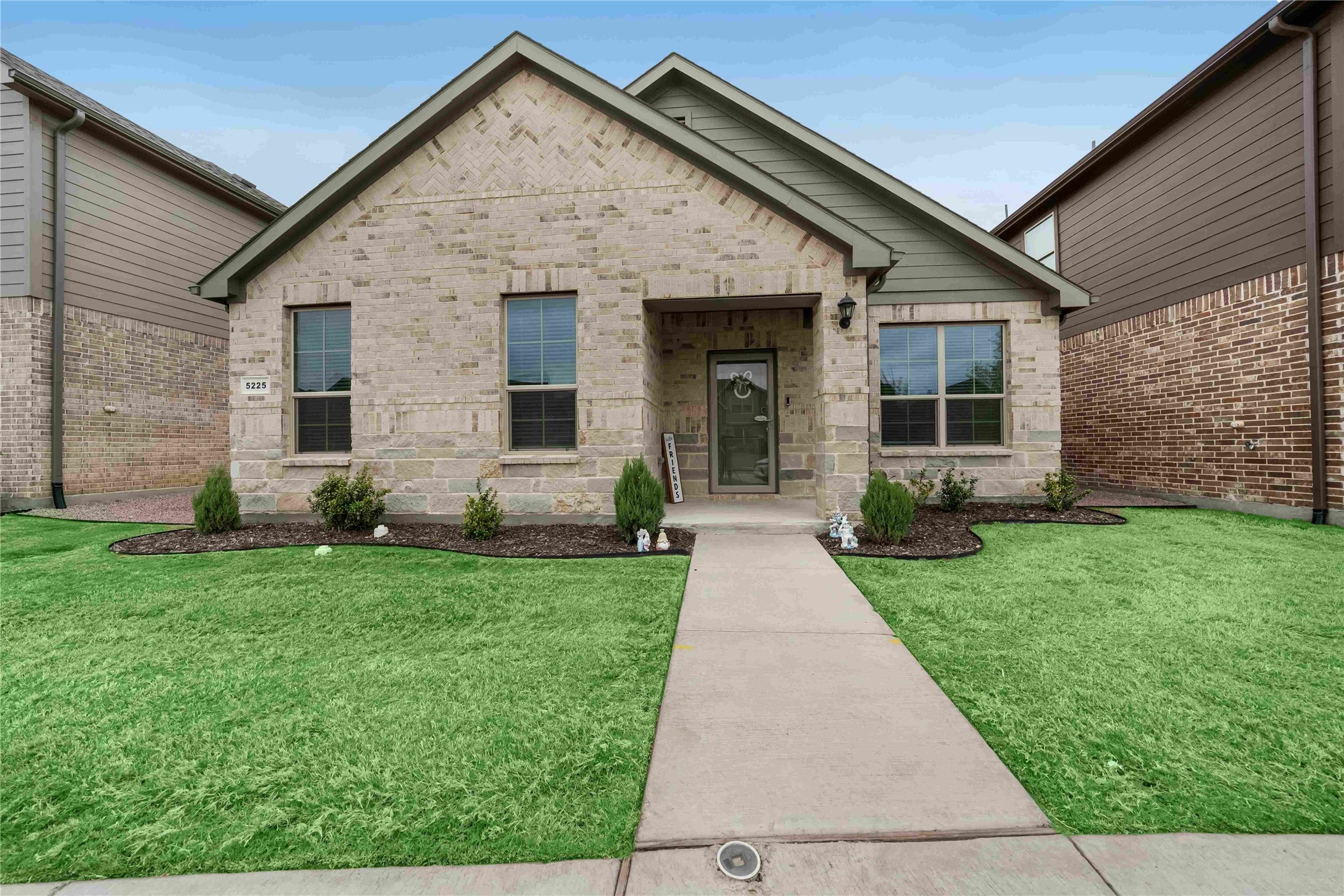5225 Heritage Street Haltom City TX 76117