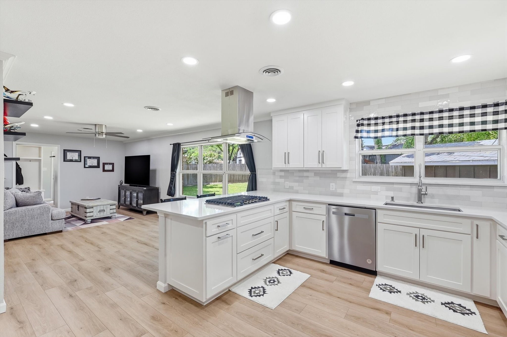 5921 Circular Drive North Richland Hills TX 76117