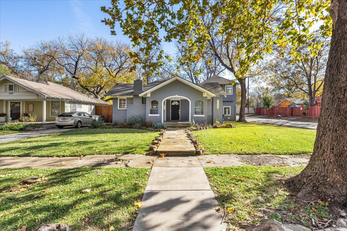 1134 S Montreal Avenue Dallas TX 75208