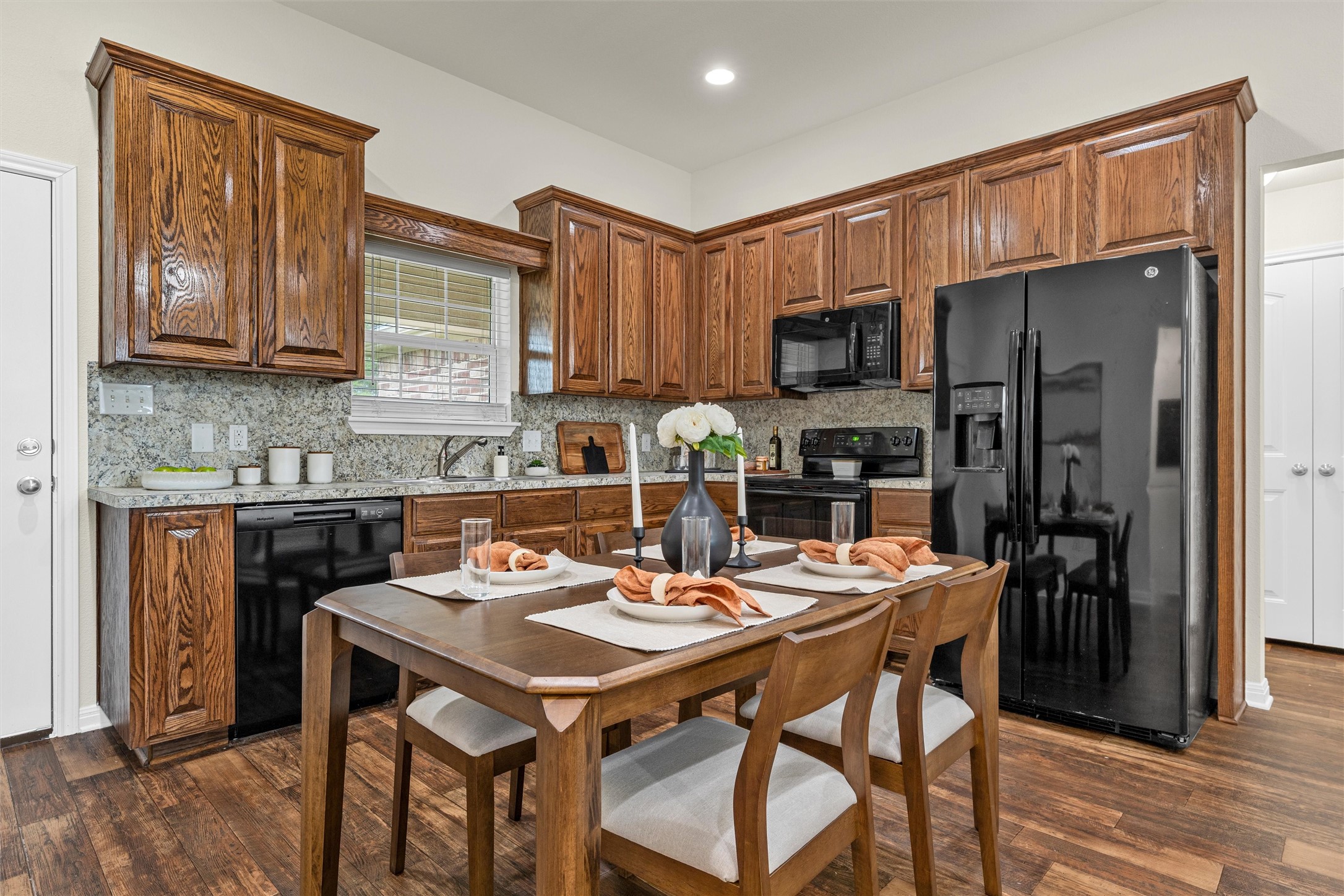 204 Hawk Ridge Lacy Lakeview TX 76705
