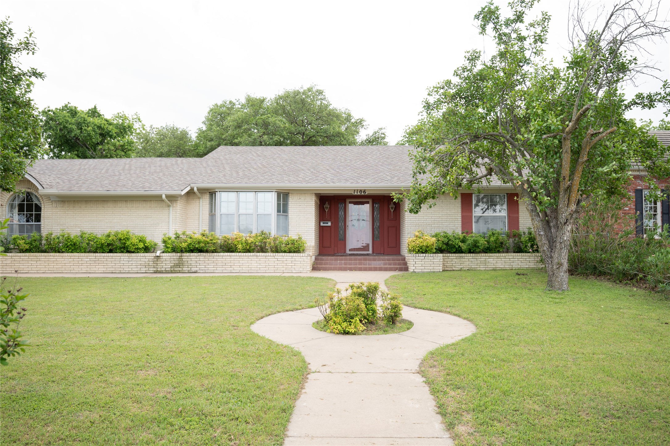 1106 E Franklin Street Hillsboro TX 76645
