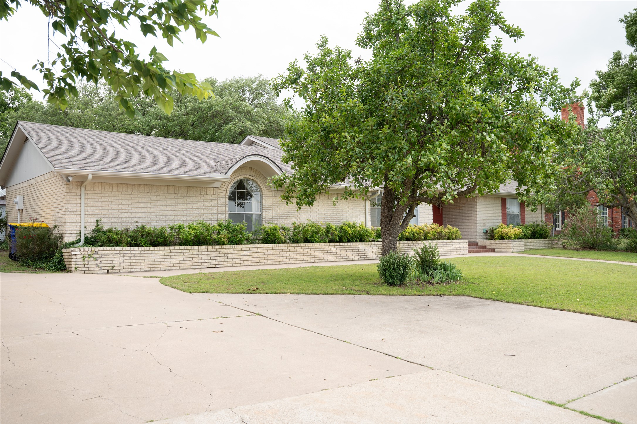 1106 E Franklin Street Hillsboro TX 76645