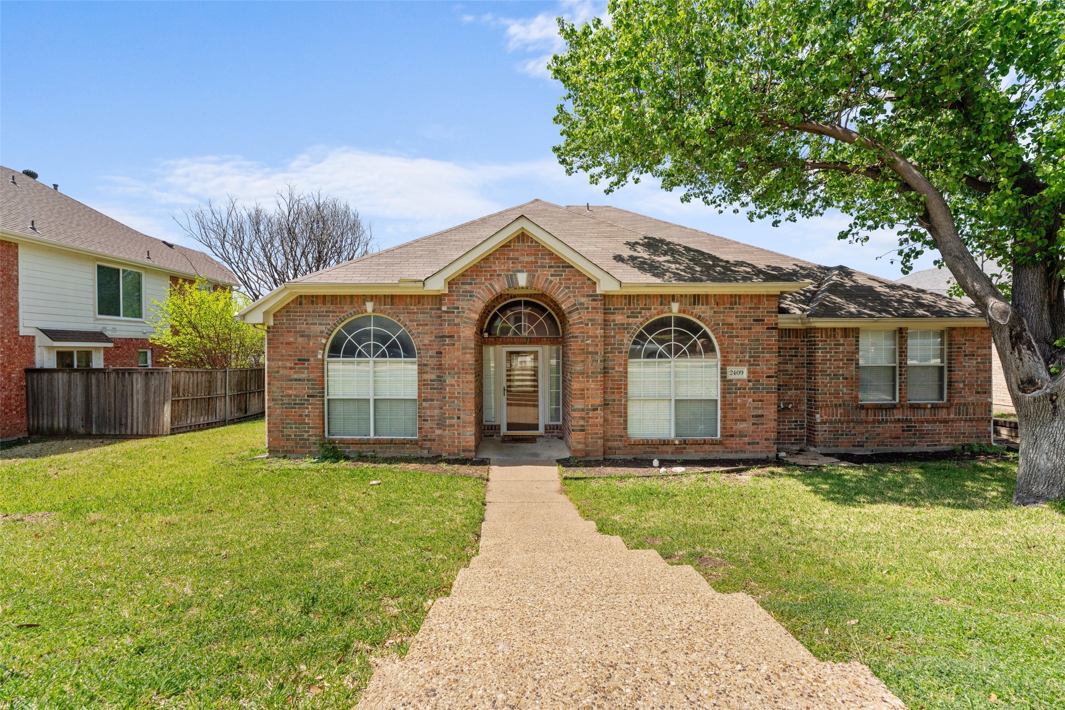2409 Queens Court Carrollton TX 75006