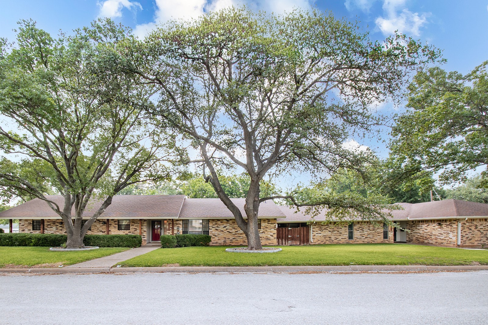 1401/1403 S Pine Street Brady TX 76825