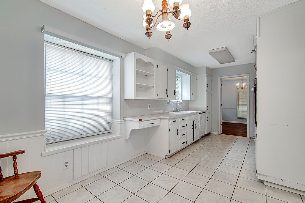 4053 Glenbrook Drive Arlington TX 76015