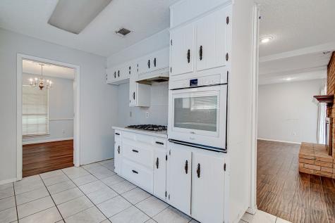 4053 Glenbrook Drive Arlington TX 76015
