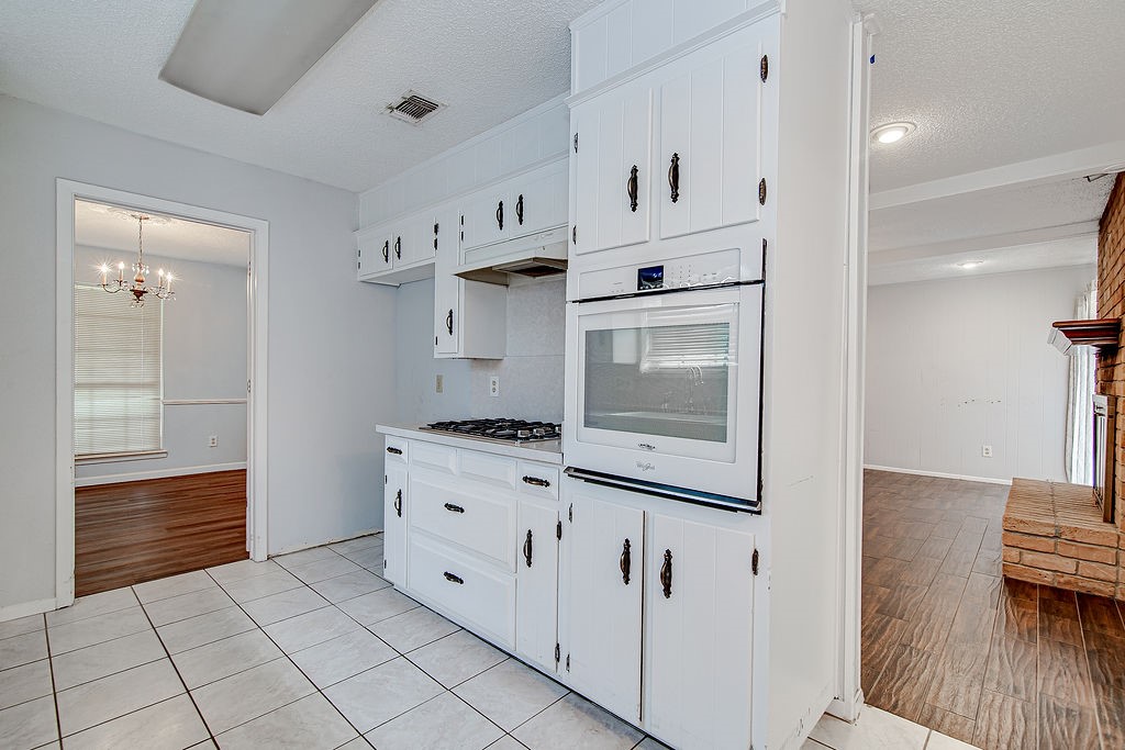 4053 Glenbrook Drive Arlington TX 76015