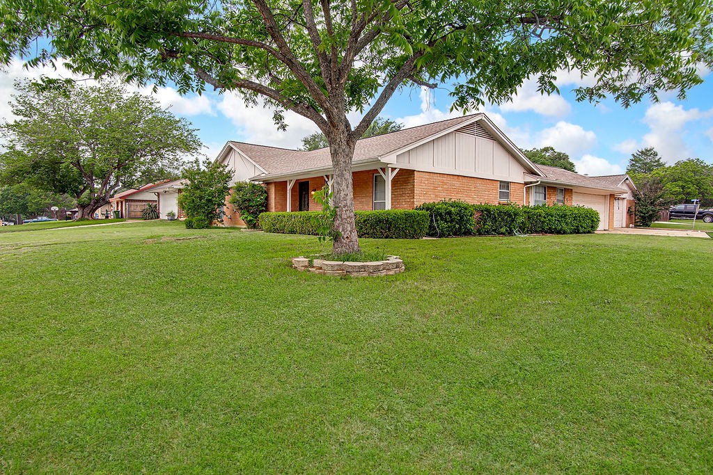4053 Glenbrook Drive Arlington TX 76015