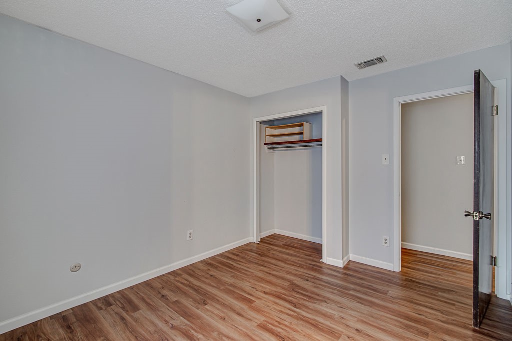 4053 Glenbrook Drive Arlington TX 76015