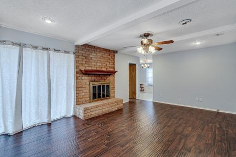 4053 Glenbrook Drive Arlington TX 76015