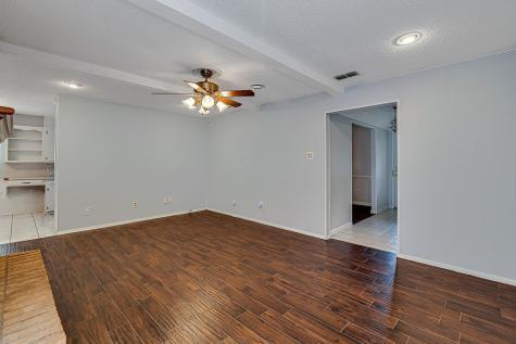 4053 Glenbrook Drive Arlington TX 76015