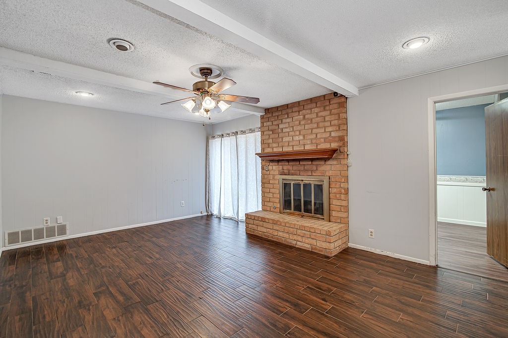 4053 Glenbrook Drive Arlington TX 76015