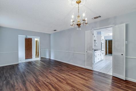 4053 Glenbrook Drive Arlington TX 76015