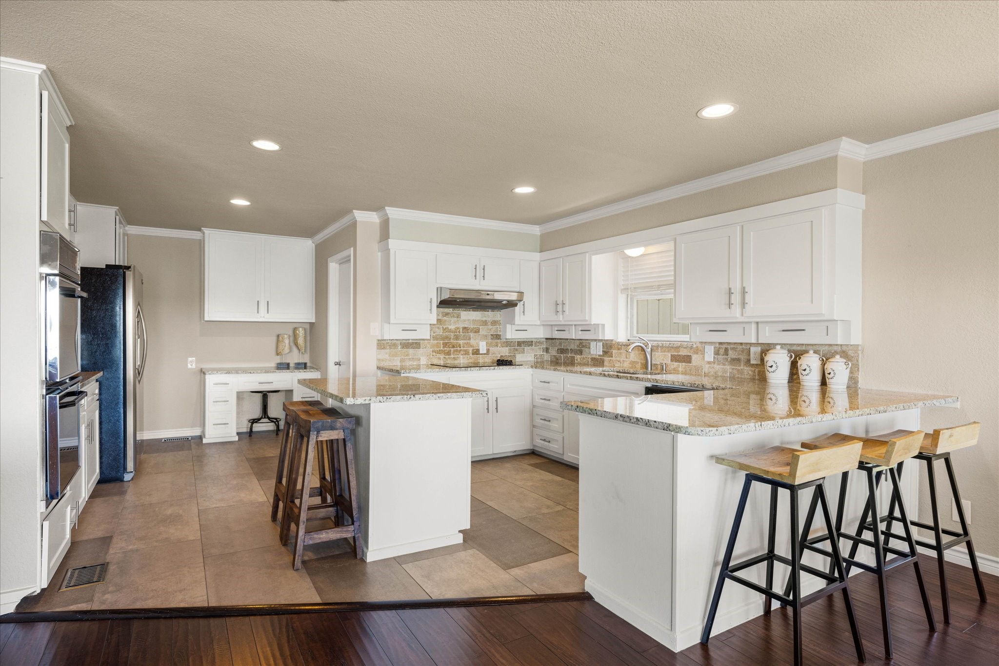 417 Peninsula Court Granbury TX 76048
