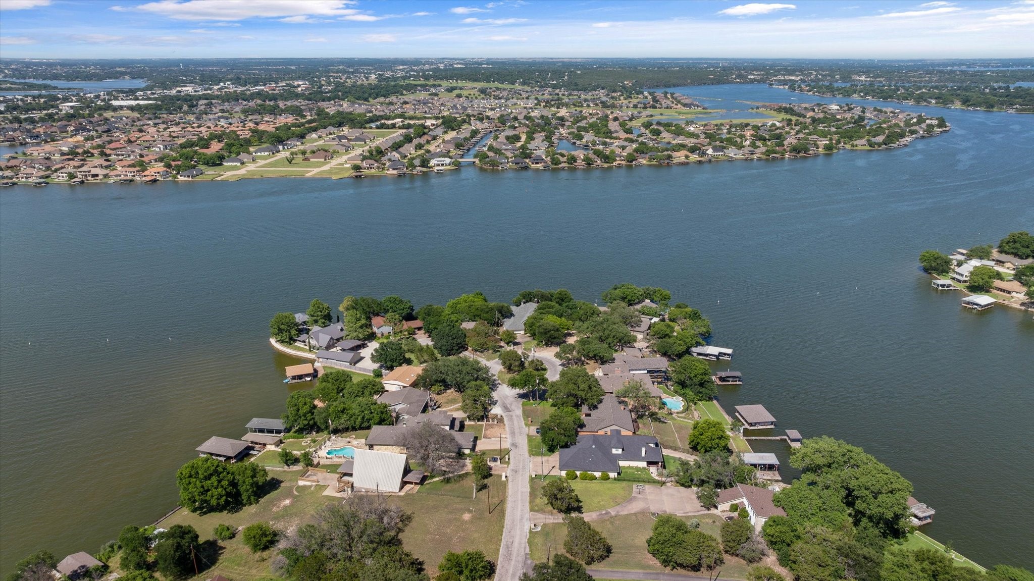 417 Peninsula Court Granbury TX 76048