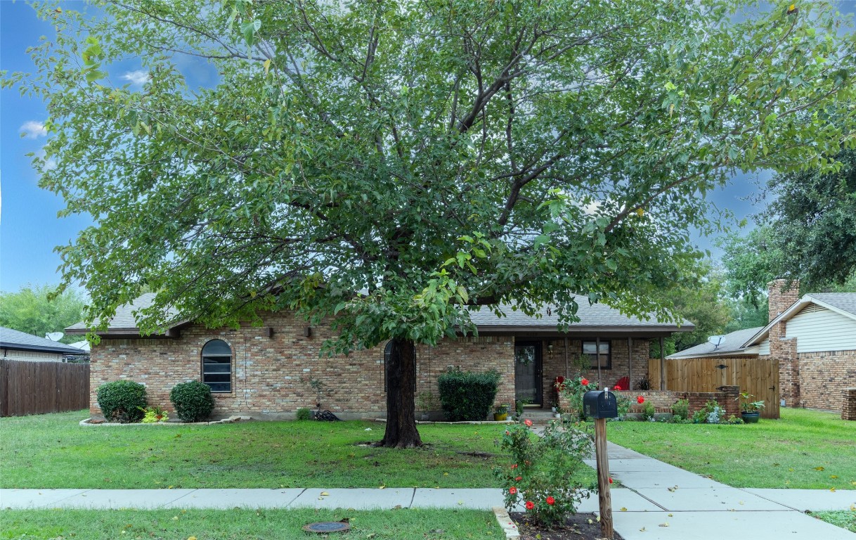 2117 Wellington Drive Grand Prairie TX 75051
