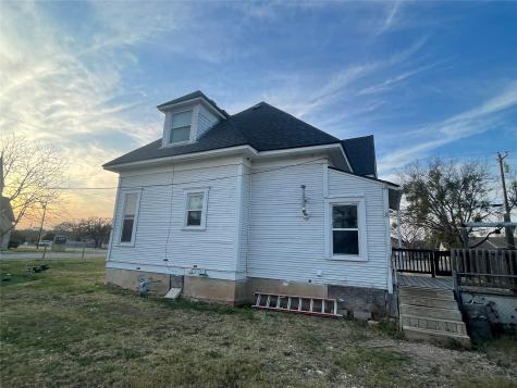 215 W Main Street Lometa TX 76853