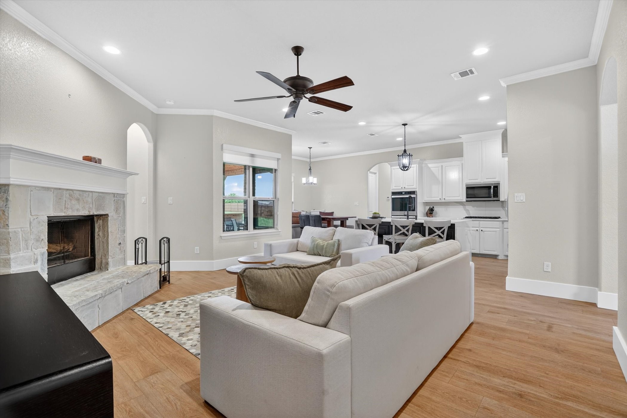 10917 Chriswood Drive Crowley TX 76036