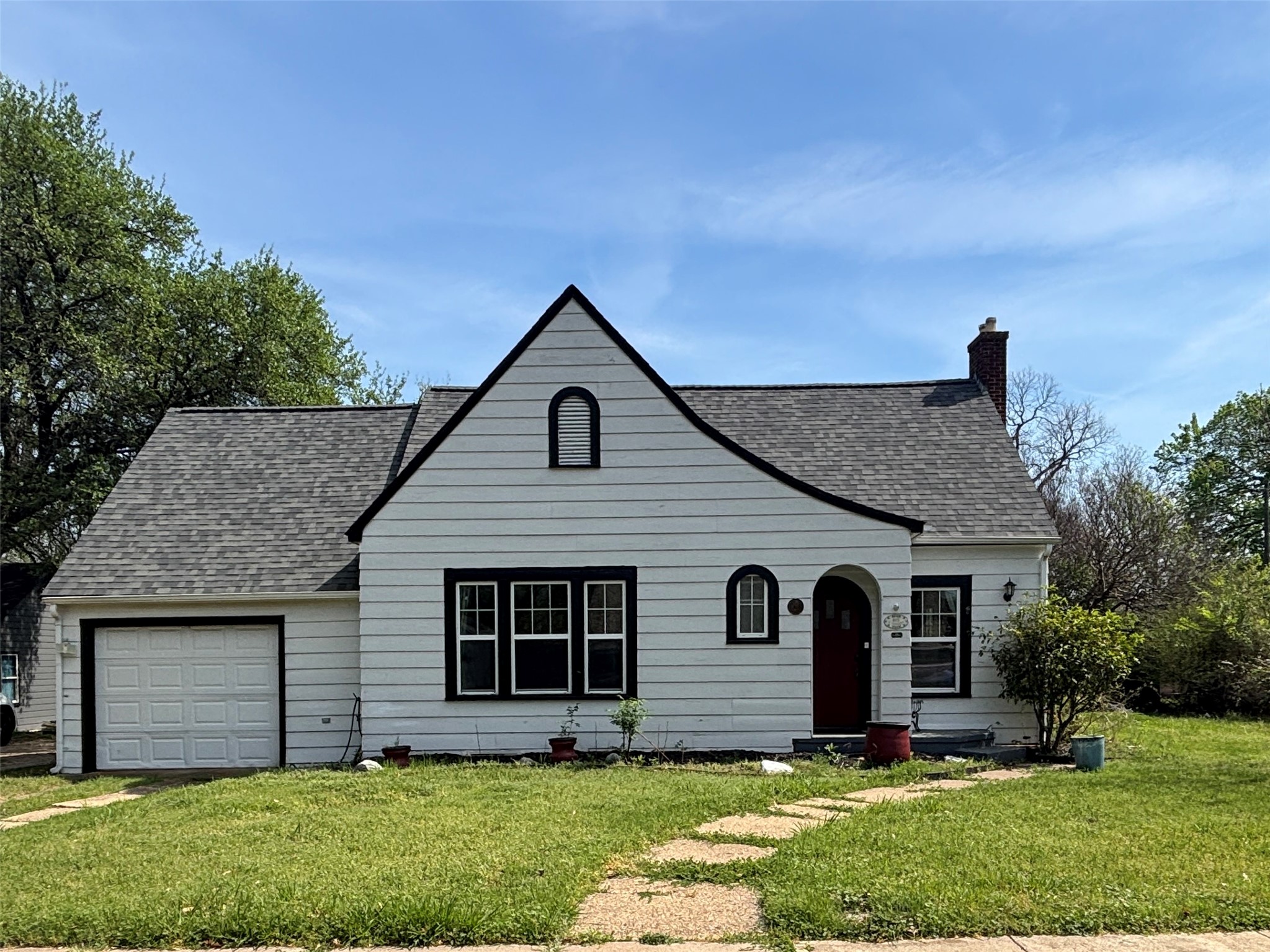 605 W Crockett Street Ennis TX 75119