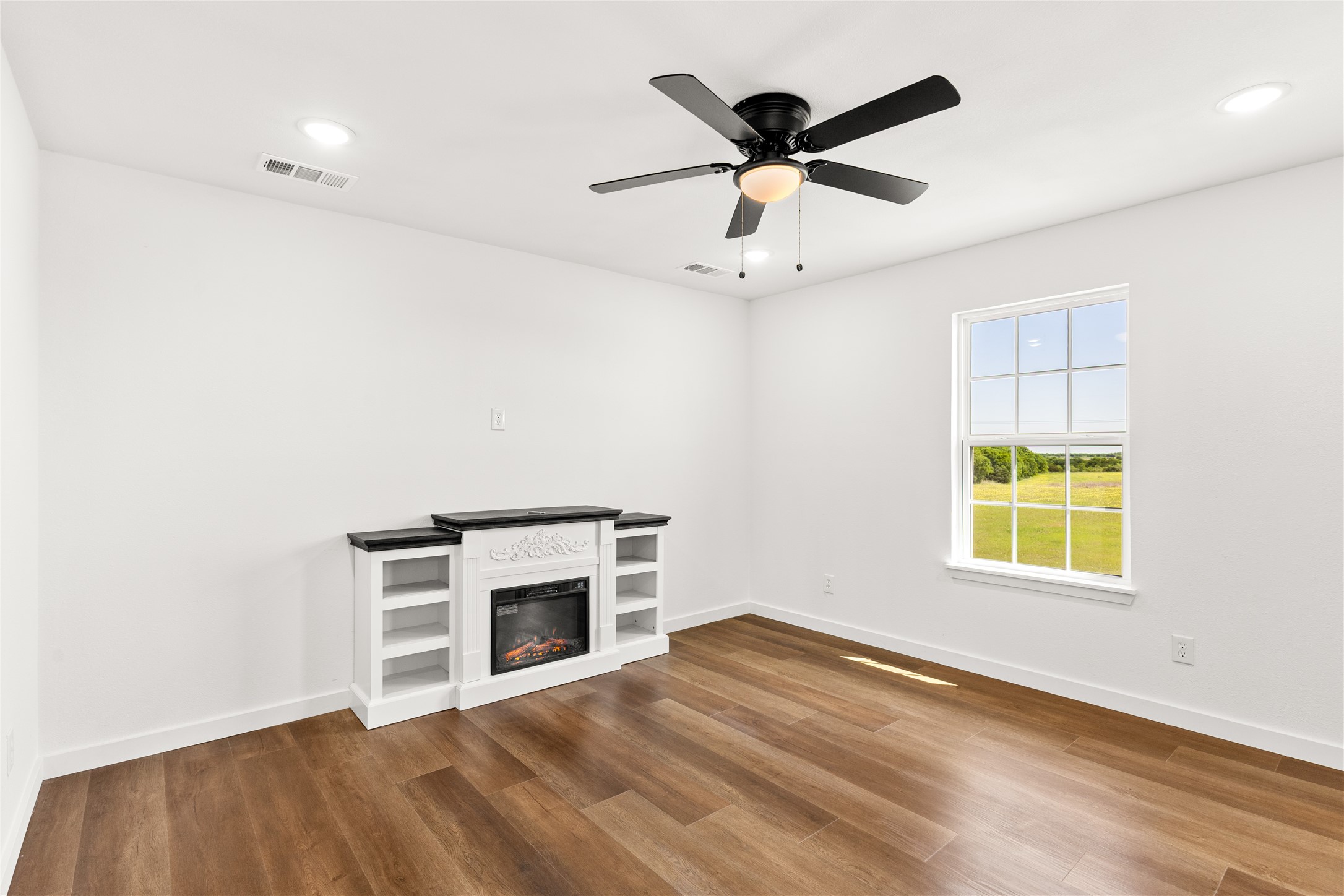 505 Farmer Road Ennis TX 75119