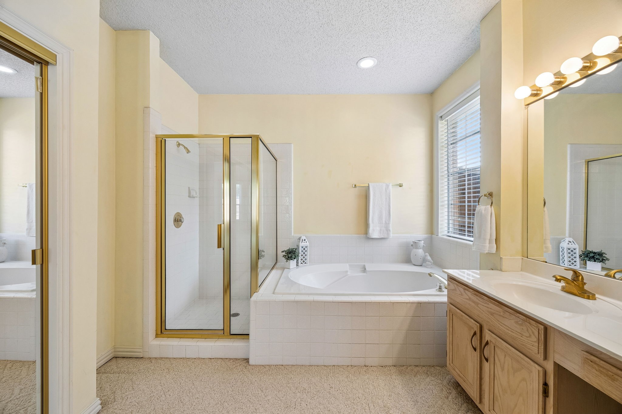 6602 Lynch Lane Garland TX 75044