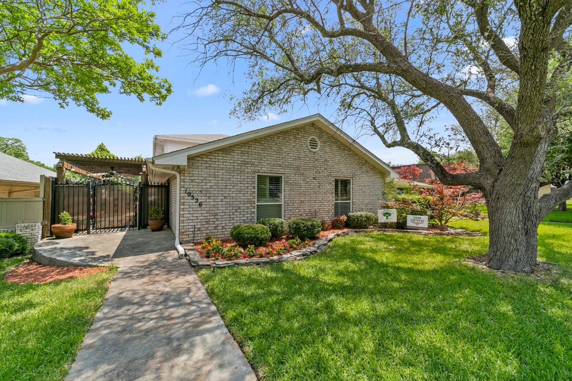 10526 Berry Knoll Drive Dallas TX 75230
