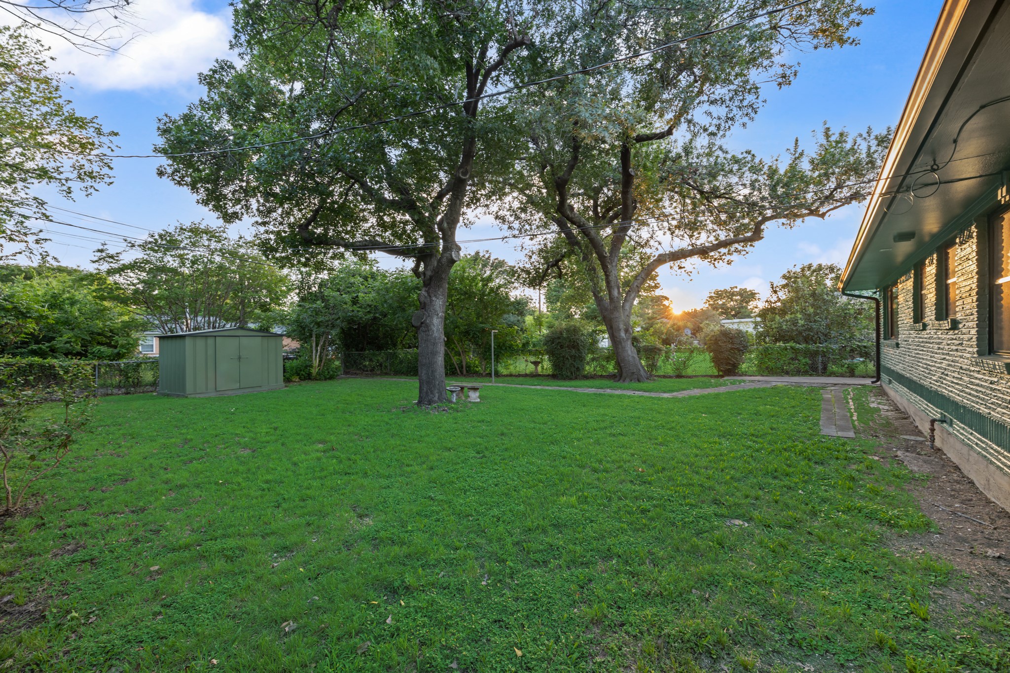 1650 Macmanus Drive Dallas TX 75228