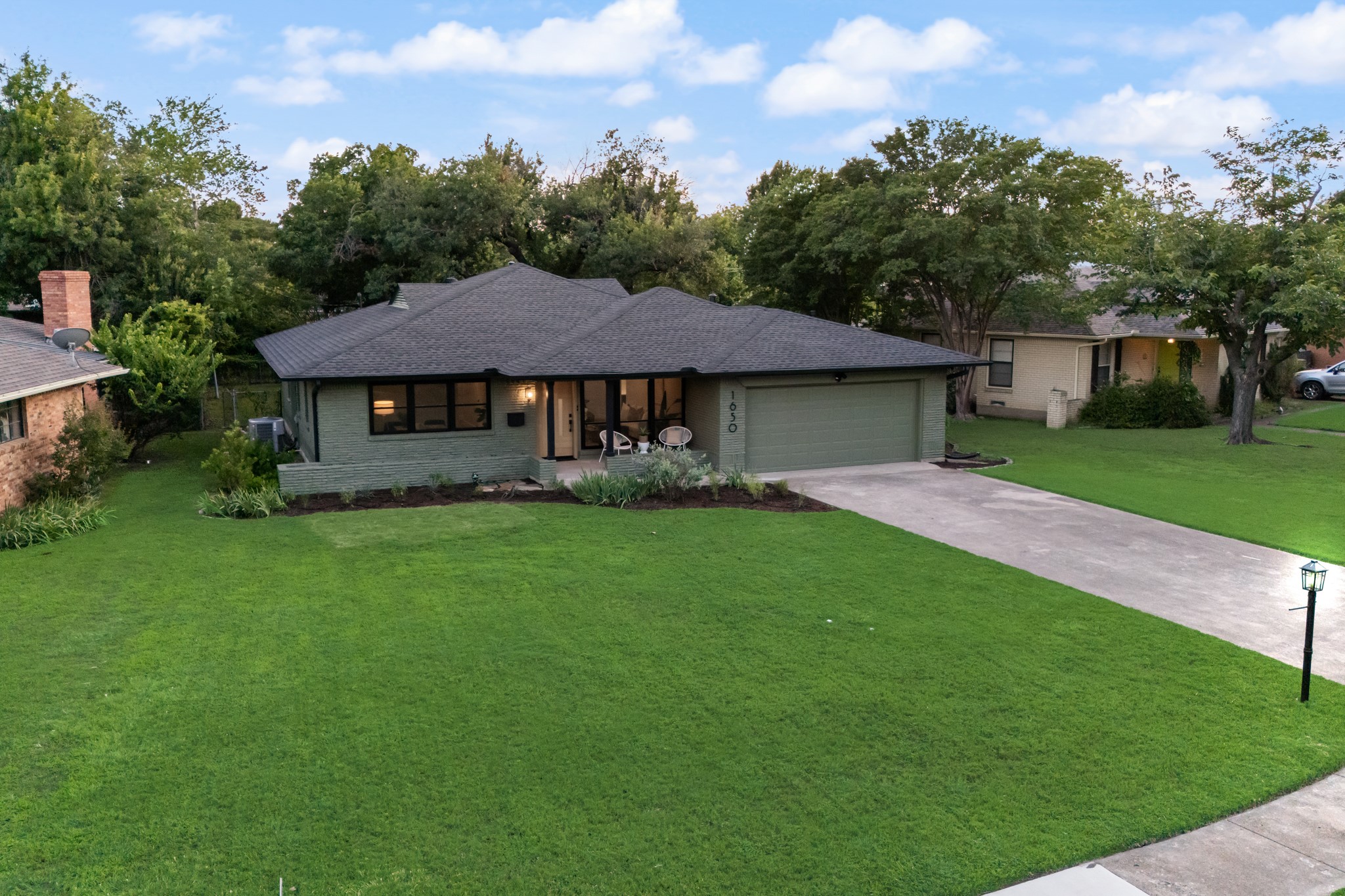 1650 Macmanus Drive Dallas TX 75228
